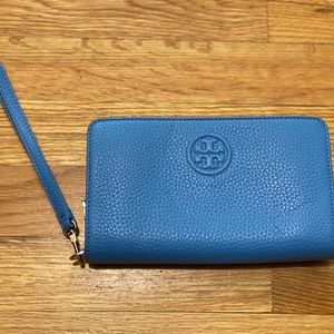 Tory Burch Woman Bombe Smartphone Wristlet Montego